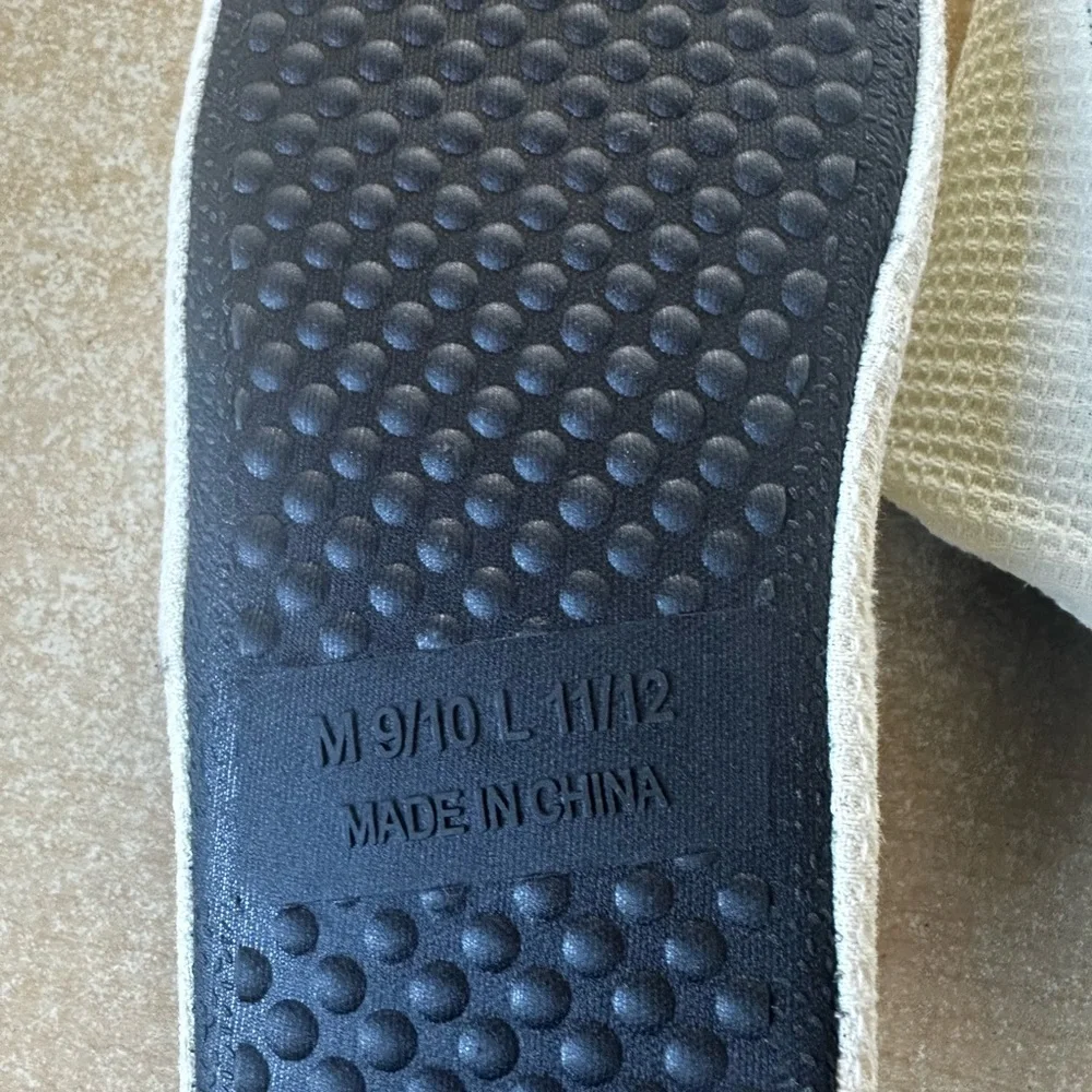 Disney Parks Star Wars White Slippers - Picture 4 of 5